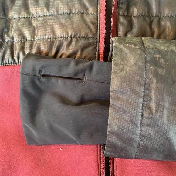 EUC DAKINE WOMEN’S medium jacket - part duck down! Camo and Burgundy - Picture 4 of 7